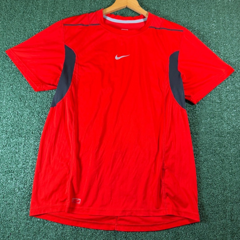 Nike T-Shirt Mens Medium Red Short Sleeve Mesh Panel Activewear Running Futbol